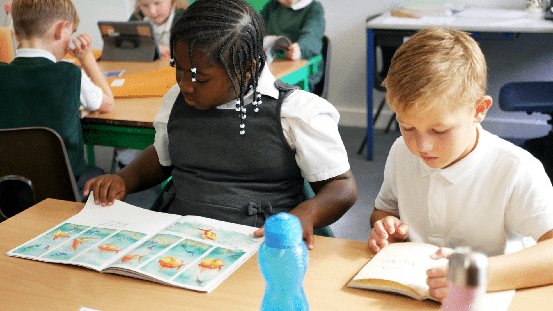P1180079 pupils reading during cool down time at shorne cofe primary school