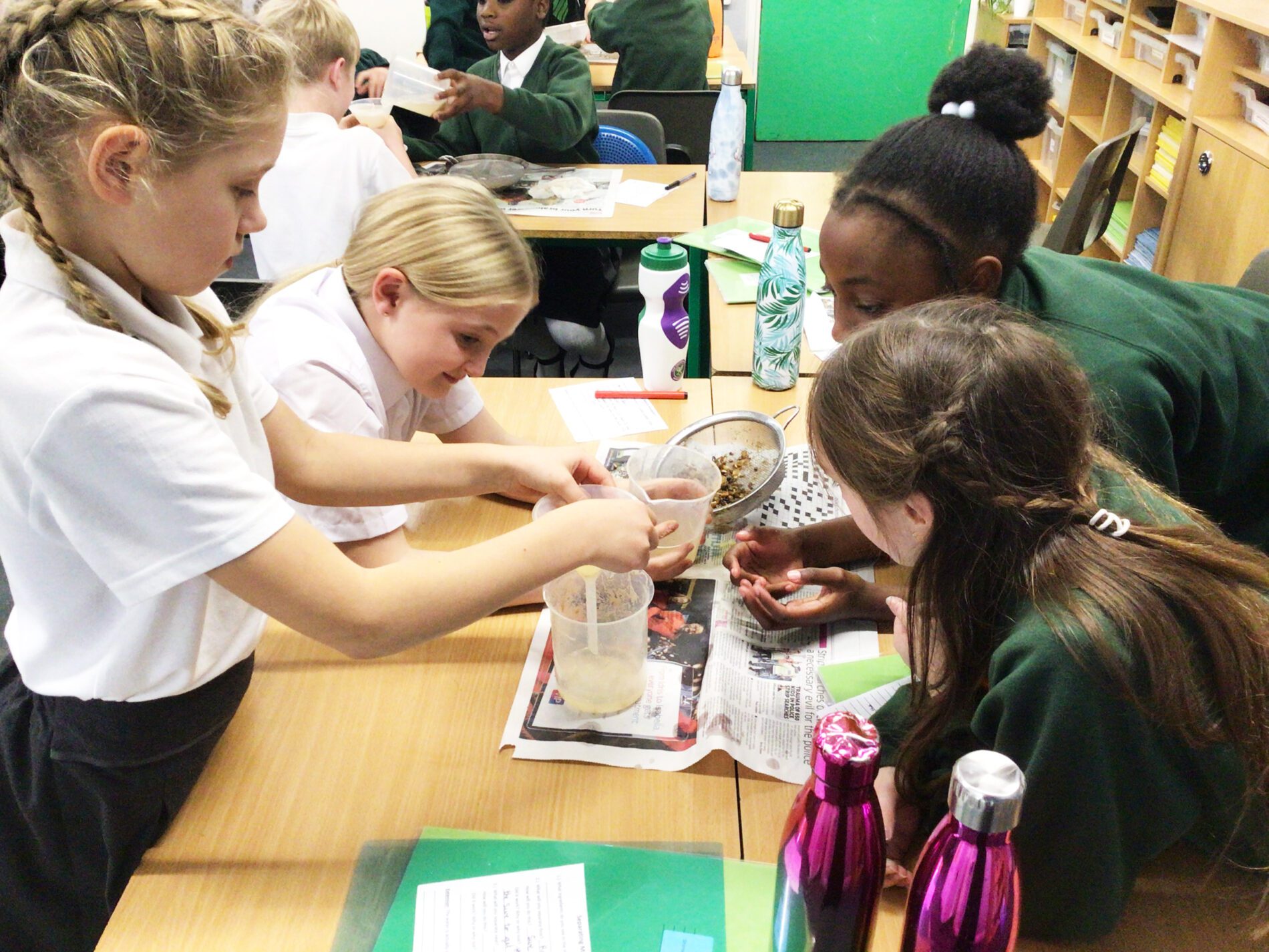 IMG_1270 pupils in science lessons at shorne primary school