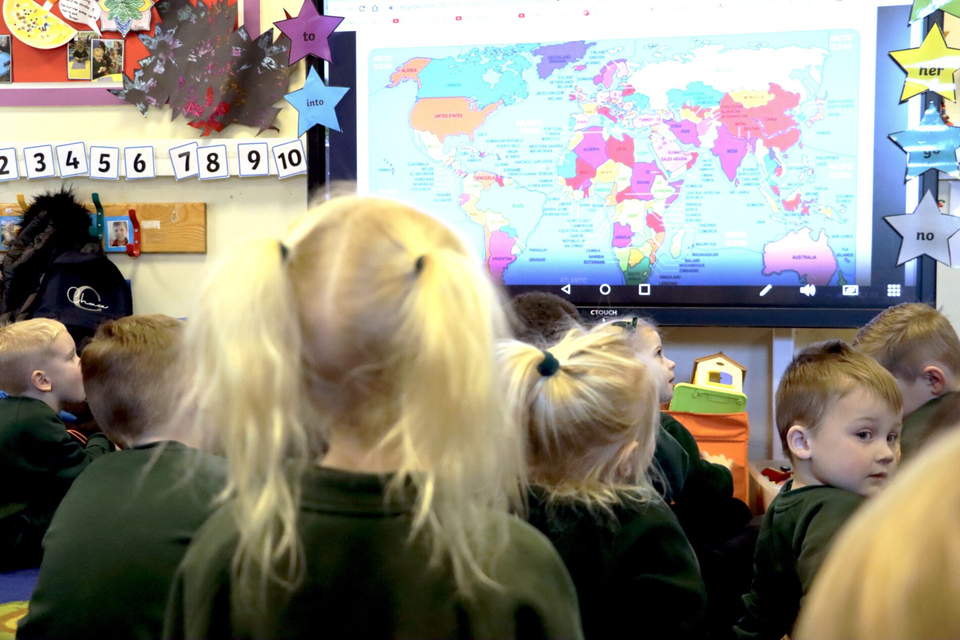 IMG_8549 pupils learning about the world at shorne primary